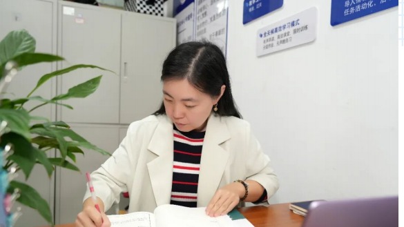 优秀教师  李燊：在语文课堂里，种一颗 “会思考” 的种子​